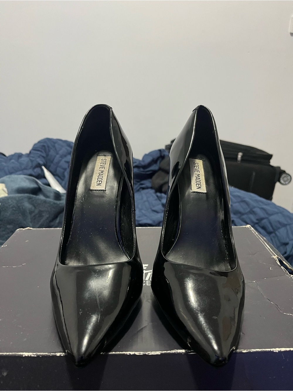 Steve Madden Black Patent Pointed Toe Pumps